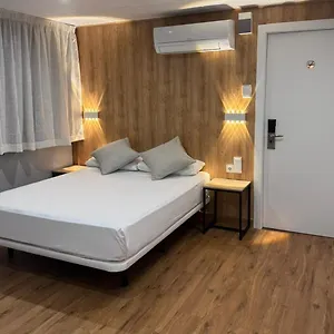 Medicis 2*, Barcellona Spagna